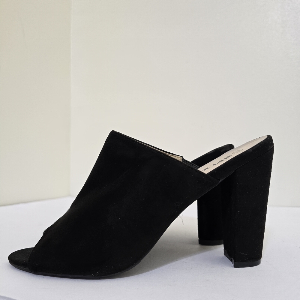 HOT KISS size 10 Faux Suede Open Toe Slip In Block Heel Mules
